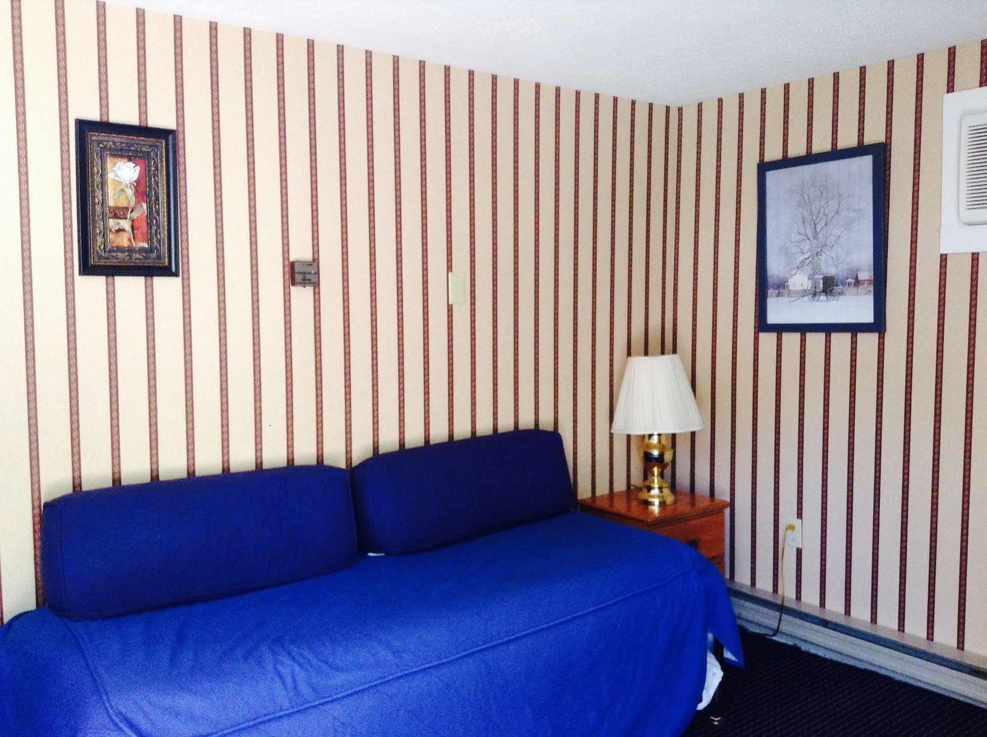 The Villager Motel Bartlett Exterior photo
